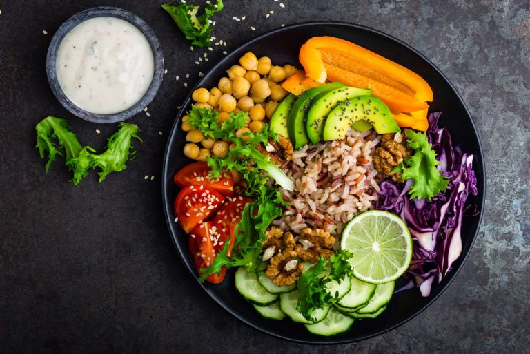 Cómo Crear una Proteína Vegana Completa: Combinaciones y Alimentos Clave